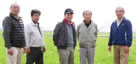 須原の米農家集合写真